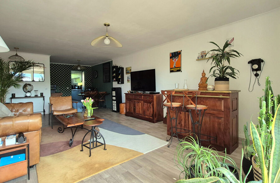 Centre : Appartement impeccable Avec Balcon et parking en sous-sol
