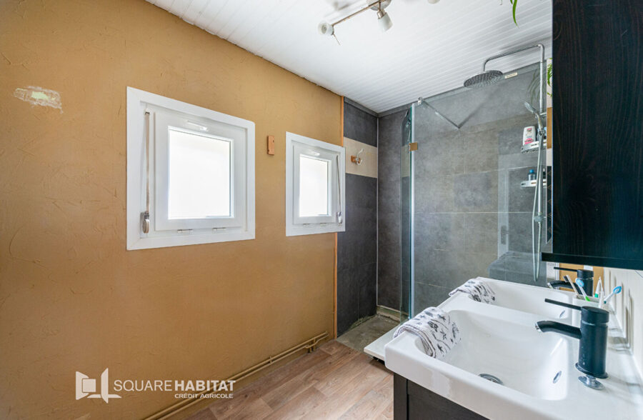 MAISON SEMI I–DIVIDUELLE  Sous compromis 