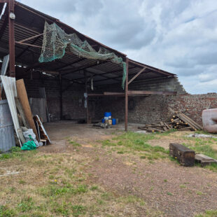 PLAIN-PIED + HANGAR  Sous compromis 