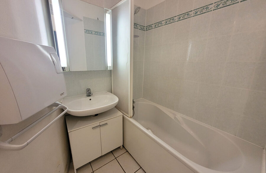 LILLE SEBASTOPOL – GAMBETTA : Type 3 en duplex inversé avec parking individuelle