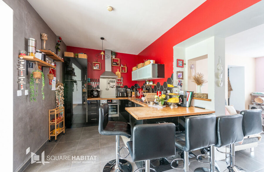 MAISON SEMI INDIVIDUELLE DE 147 M² ( 4 chambres)  Sous compromis 