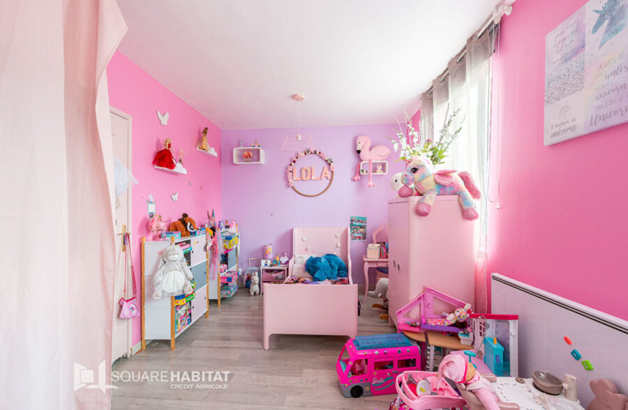 MAISON SEMI INDIVIDUELLE DE 147 M² ( 4 chambres)  Sous compromis 