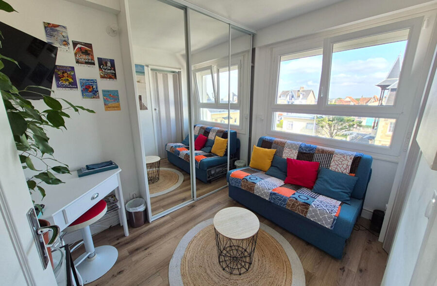 Front de mer ! Exclusivité ! Studio entièrement rénové et meublé avec cave !!