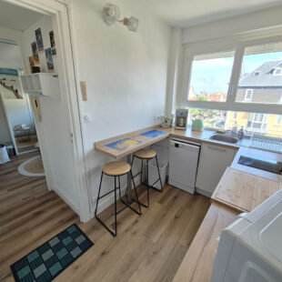 Front de mer ! Exclusivité ! Studio entièrement rénové et meublé avec cave !!