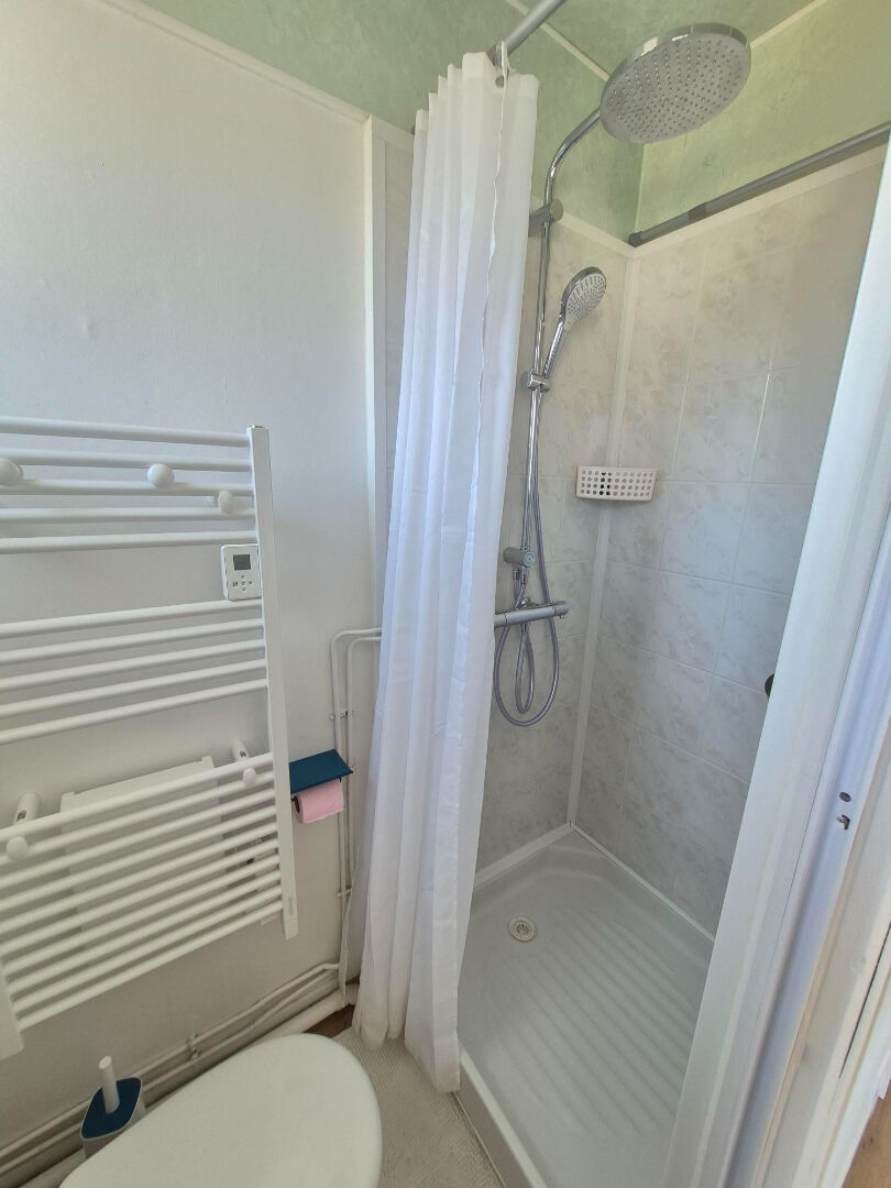 Front de mer ! Exclusivité ! Studio entièrement rénové et meublé avec cave !!