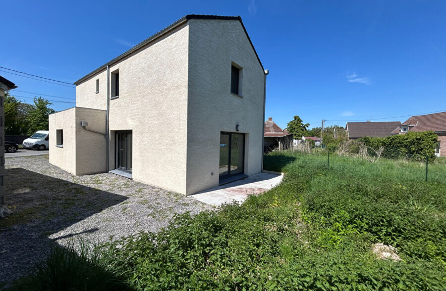 Maison neuve, individuelle, 3 chambres, jardin