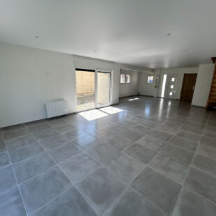 Maison neuve, individuelle, 3 chambres, jardin