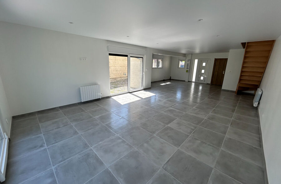 Maison neuve, individuelle, 3 chambres, jardin