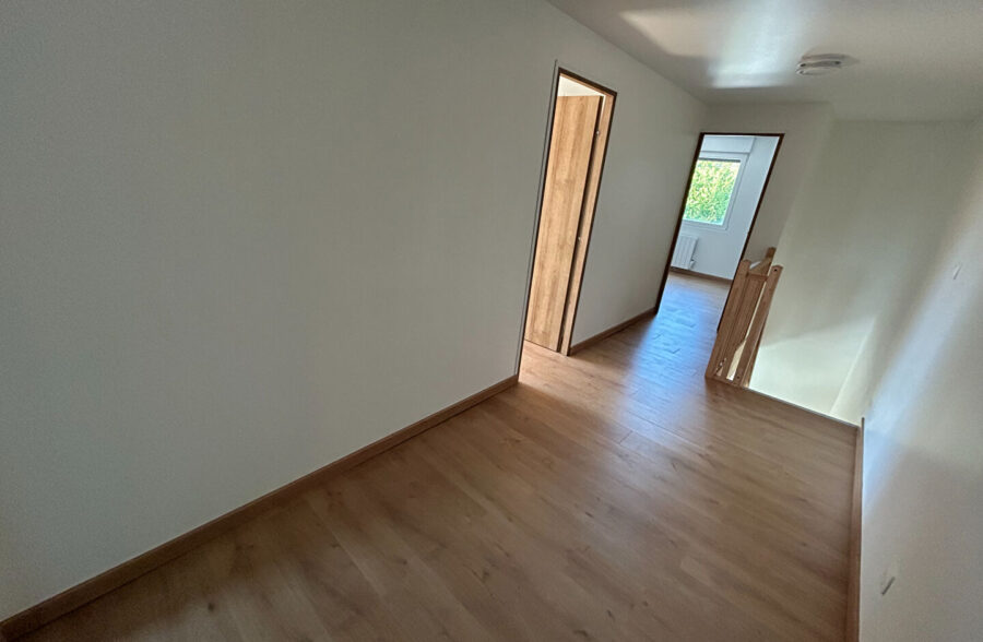 Maison neuve, individuelle, 3 chambres, jardin