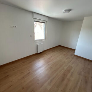 Maison neuve, individuelle, 3 chambres, jardin
