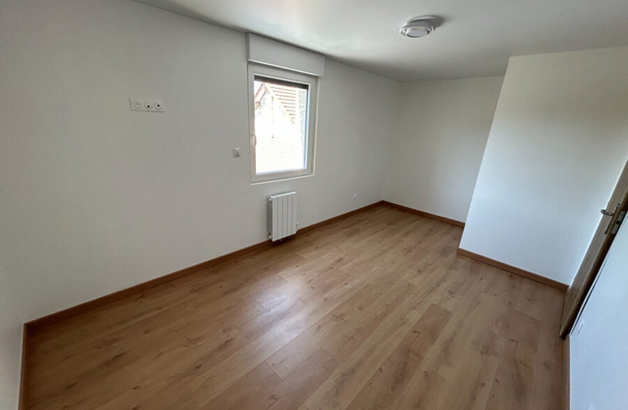 Maison neuve, individuelle, 3 chambres, jardin