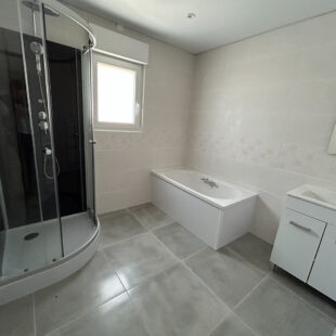 Maison neuve, individuelle, 3 chambres, jardin