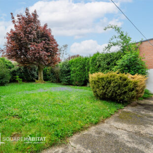MAison batir à proximité immédiate du métro avec garage attenant et joli jardin SUD