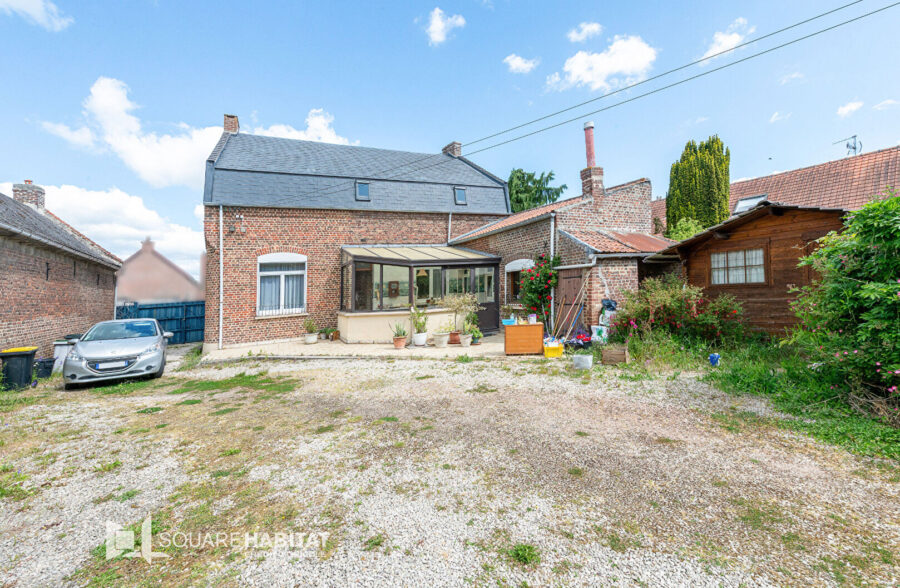 Maison familiale avec grange, pour accueillir tous vos projets!