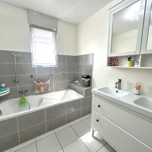 Pavillon 4 chambres + 1 bureau PLAIN PIED