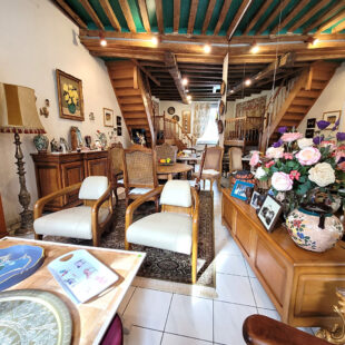 Immeuble mixte hyper centre local et appartement duplex