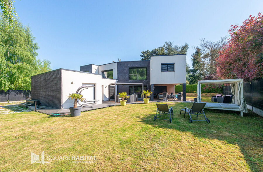 MAISON CUBIQUE INDIVIDUELLE DE 230 M² AVEC GARAGE  Sous compromis 