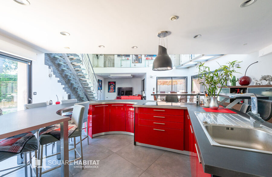 MAISON CUBIQUE INDIVIDUELLE DE 230 M² AVEC GARAGE  Sous compromis 