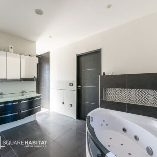 MAISON CUBIQUE INDIVIDUELLE DE 230 M² AVEC GARAGE  Sous compromis 