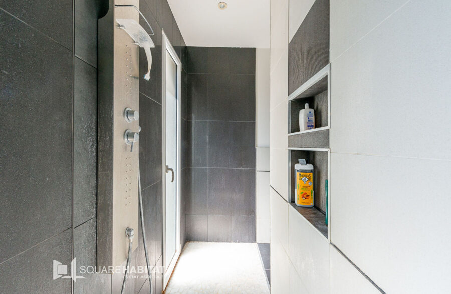 MAISON CUBIQUE INDIVIDUELLE DE 230 M² AVEC GARAGE  Sous compromis 