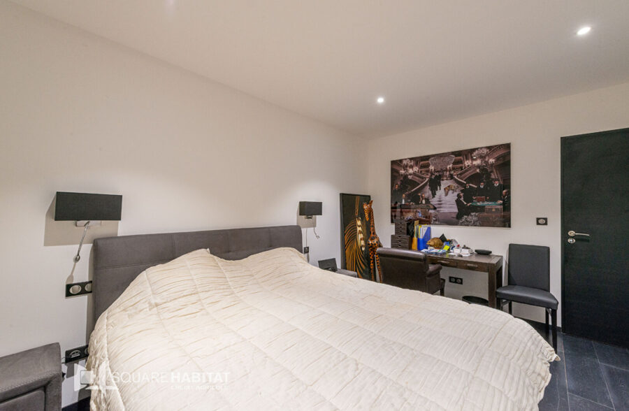 MAISON CUBIQUE INDIVIDUELLE DE 230 M² AVEC GARAGE  Sous compromis 