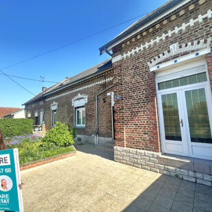 LOT DE BATIMENTS : Charmante maison habitable de plain pied + Atelier de 112m² + GARAGES