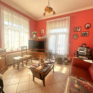 LOT DE BATIMENTS : Charmante maison habitable de plain pied + Atelier de 112m² + GARAGES