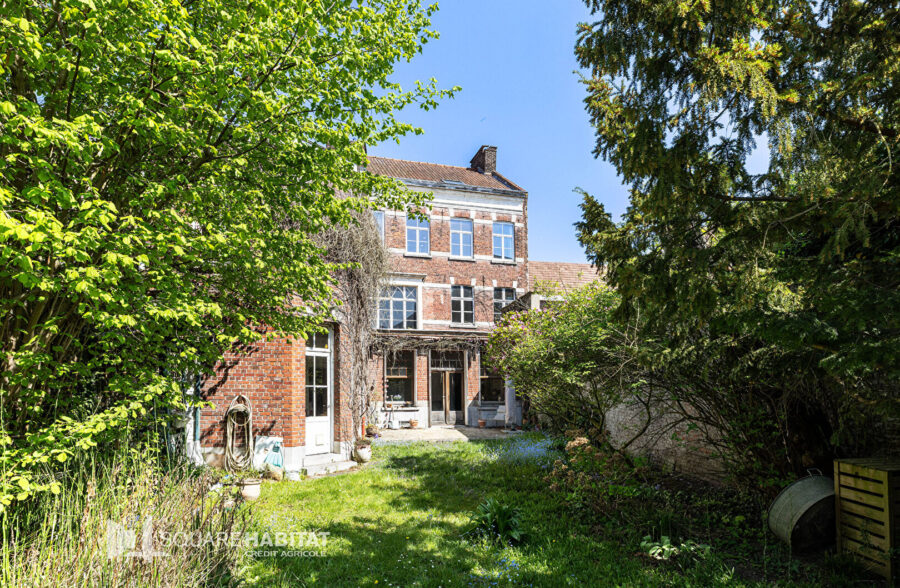 MAISON DE MAITRE A RESTAURER EN CENTRE VILLE