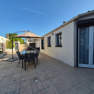 Spacieuse maison semi-individuelle