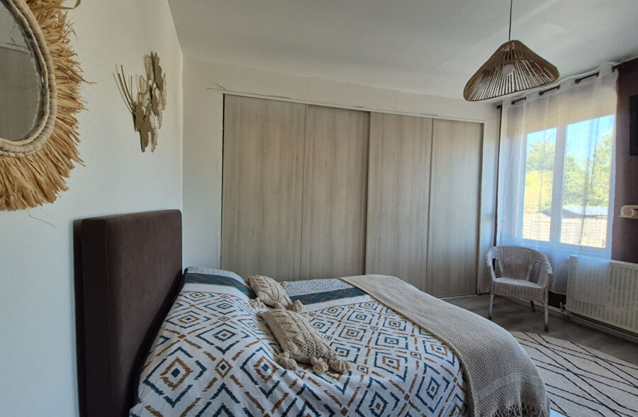 Spacieuse maison semi-individuelle