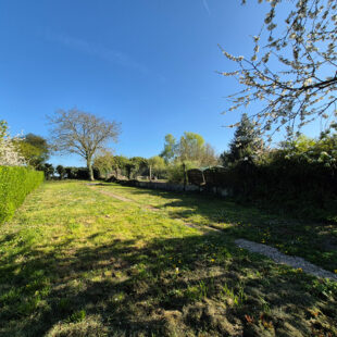 Spacieuse maison semi-individuelle