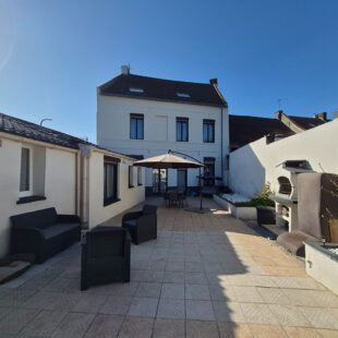 Spacieuse maison semi-individuelle