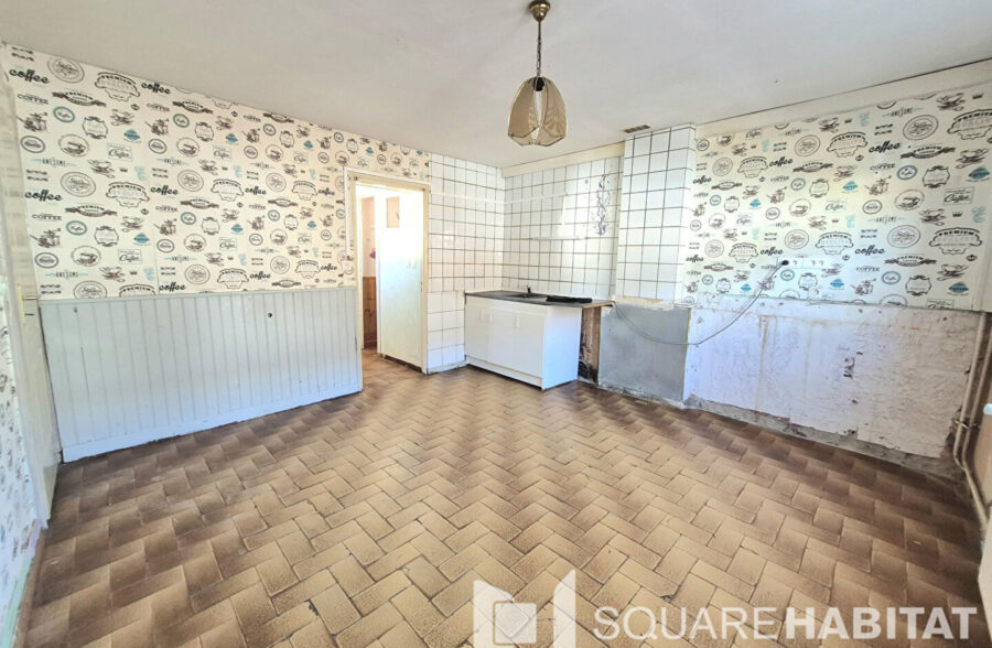 Maison de ville à conforter  Sous compromis 