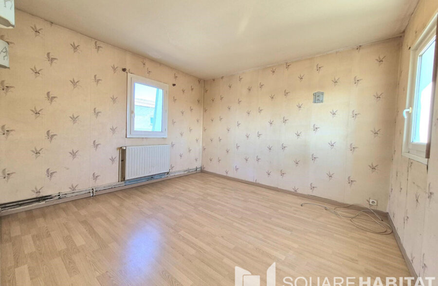 Maison de ville à conforter  Sous compromis 