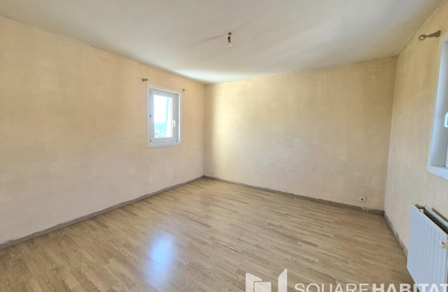 Maison de ville à conforter  Sous compromis 