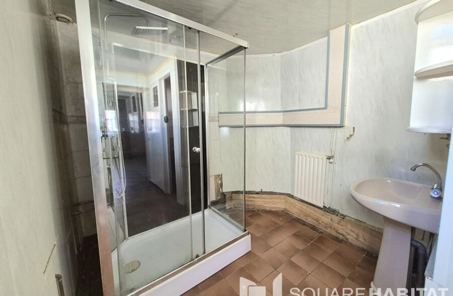 Maison de ville à conforter  Sous compromis 