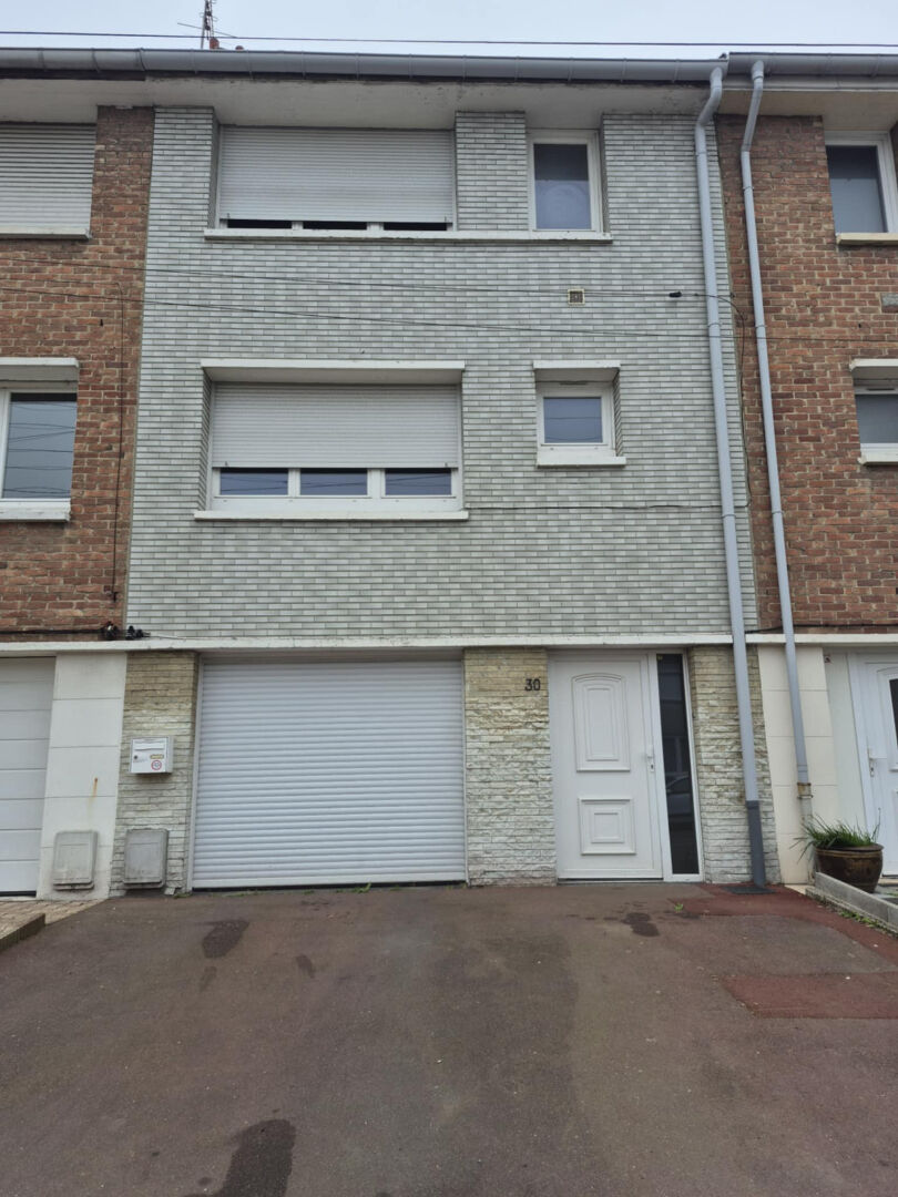 Maison Houplines,3 chambres ,jardin et grand garage