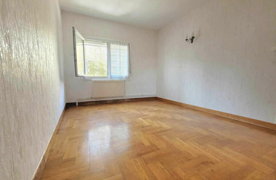 Maison 3 chambres 1 bureau jardin