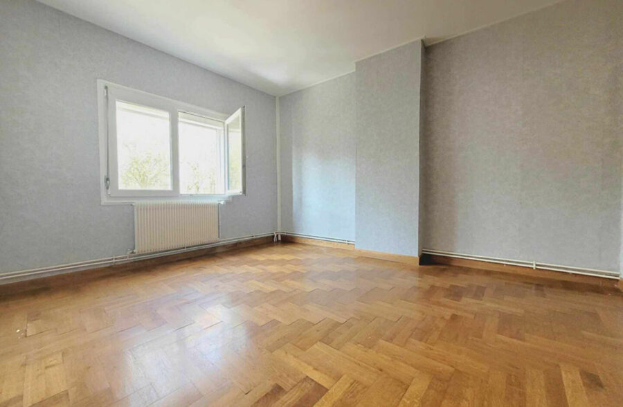 Maison 3 chambres 1 bureau jardin