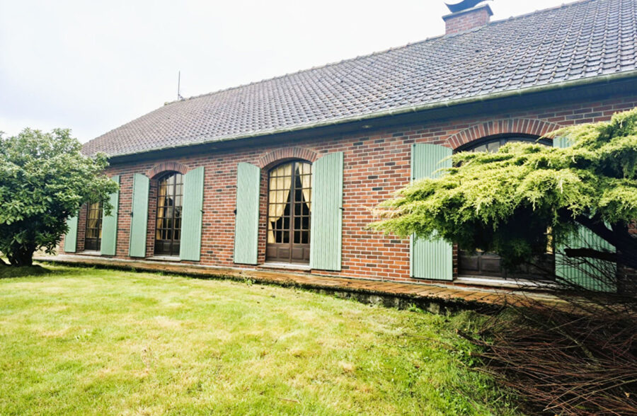 Maison Individuelle plain pied, 3 chambres, sous sol complet, jardin