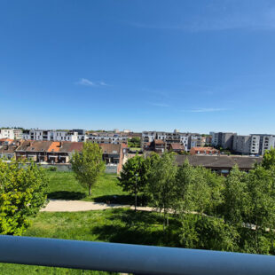 Appartement Saint Andre Lez Lille , grand balcon vue dégagée, grand séjour, 2 chambres, 1 place de parking