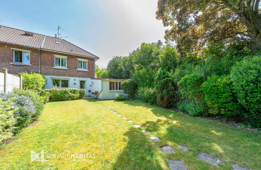MAISON SEMI INDIVIDUELLE AVEC GARAGE  Sous offre 