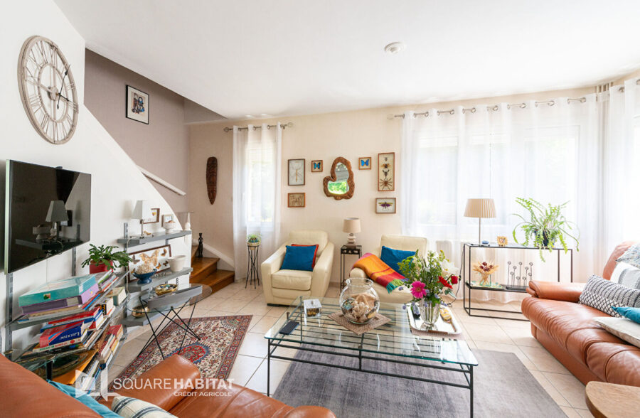 MAISON SEMI INDIVIDUELLE AVEC GARAGE  Sous offre 