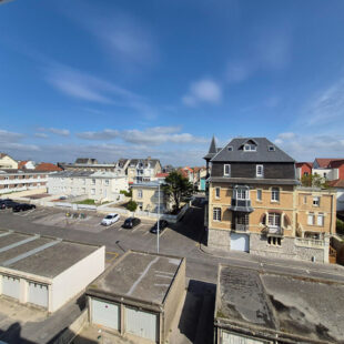 Front de mer ! Exclusivité ! Studio entièrement rénové et meublé avec cave !!