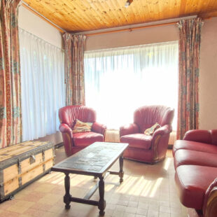 Maison de bâtir avec extérieur