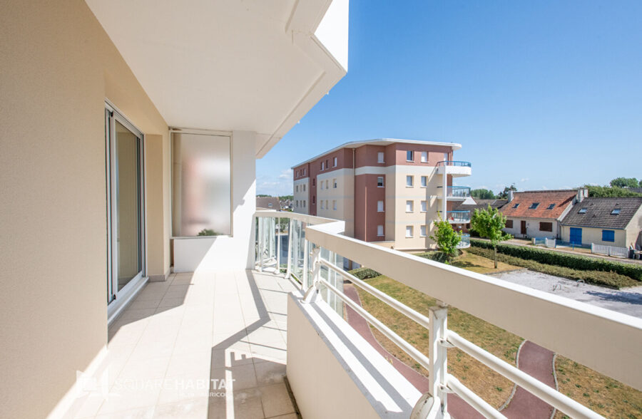 Très bel appartement 3 pièces, terrasse spacieuse plein sud et parking privé