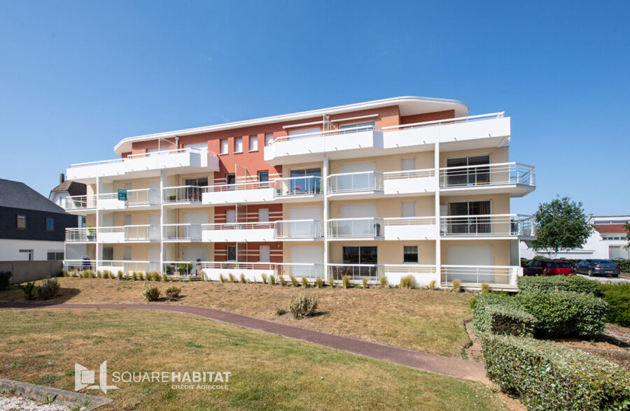 Très bel appartement 3 pièces, terrasse spacieuse plein sud et parking privé