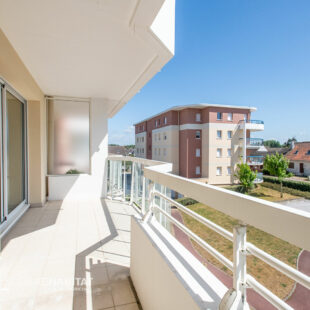 Très bel appartement 3 pièces, terrasse spacieuse plein sud et parking privé