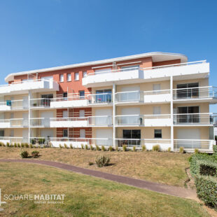 Très bel appartement 3 pièces, terrasse spacieuse plein sud et parking privé