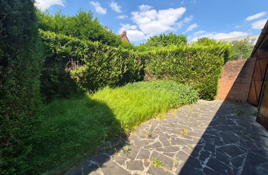 Maison Ronchin semi individuelle avec garage  Sous compromis 